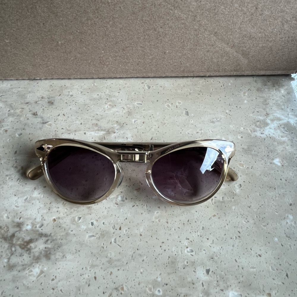 Vera Wang Halcyon Crystal Foldable Sunglasses, New in Bag